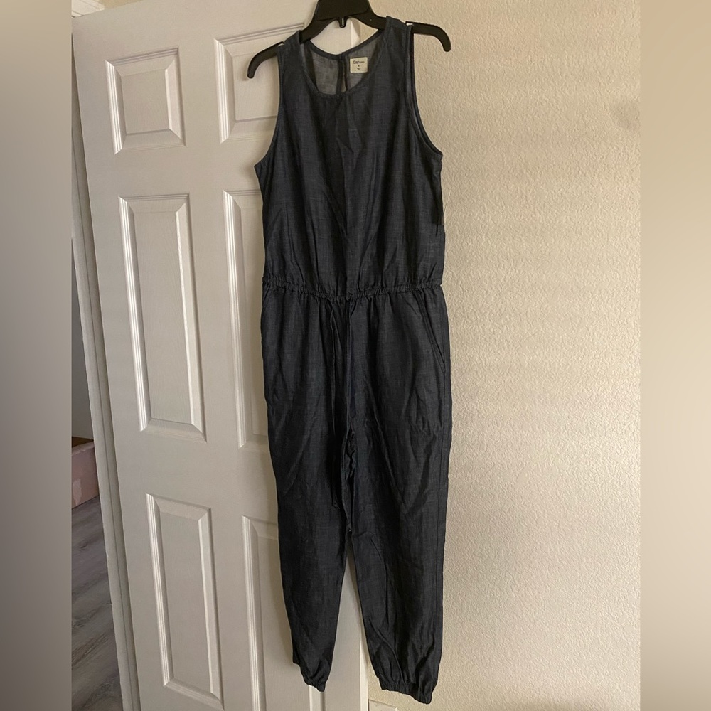 NWT Gap sleeveless chambray jumper size M